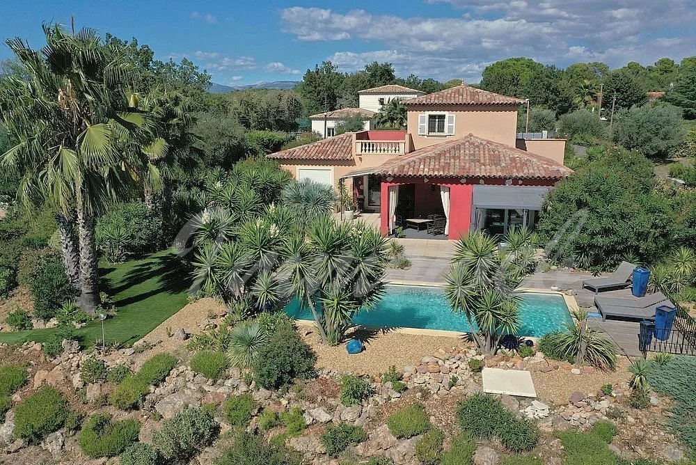 House in Bagnols-en-Forêt, Provence-Alpes-Côte d'Azur, France 1 - 14981007