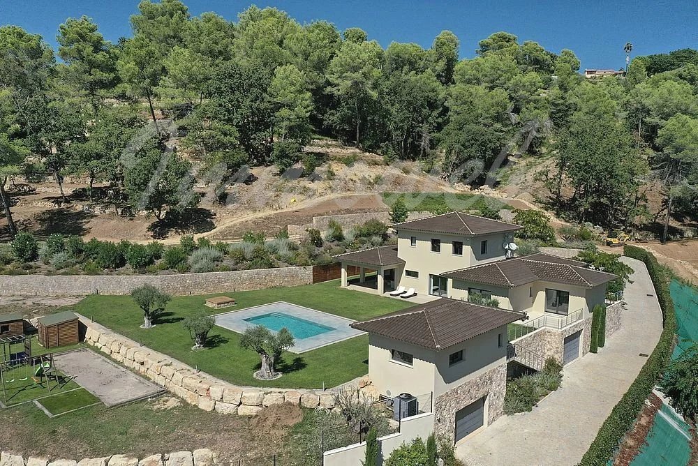 Villa in Saint-Ferreol-d'Auroure, Auvergne-Rhône-Alpes, France 1 - 14980995