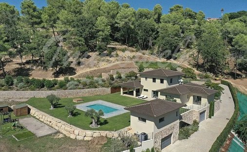 Villa in Saint-Ferreol-d'Auroure, Auvergne-Rhône-Alpes, France 1