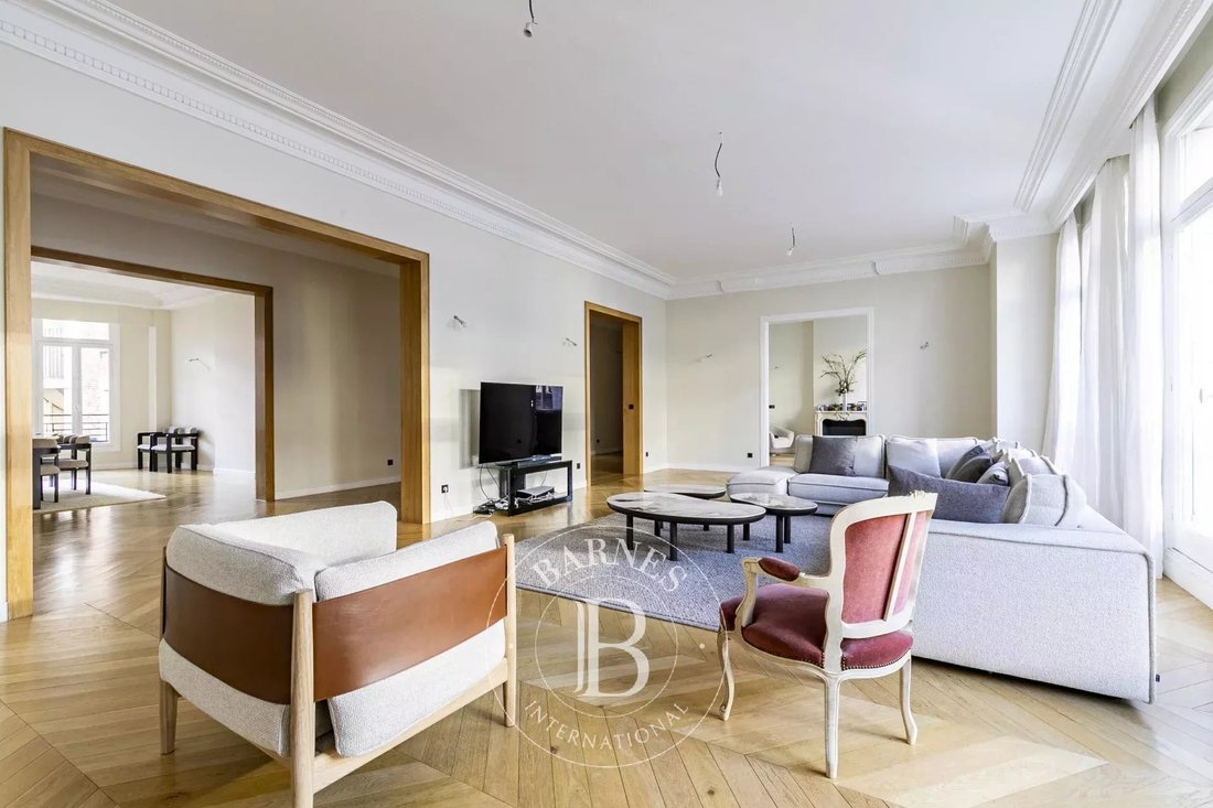 Apartment in Gros Caillou, Paris 7e Arrondissement, Paris 3 - 14980657