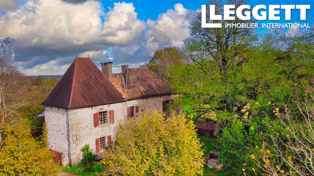 Whispers of the Middle Ages: A Timeless Manor in Nouvelle-Aquitaine’s Embrace