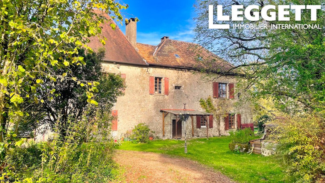 Whispers of the Middle Ages: A Timeless Manor in Nouvelle-Aquitaine’s Embrace