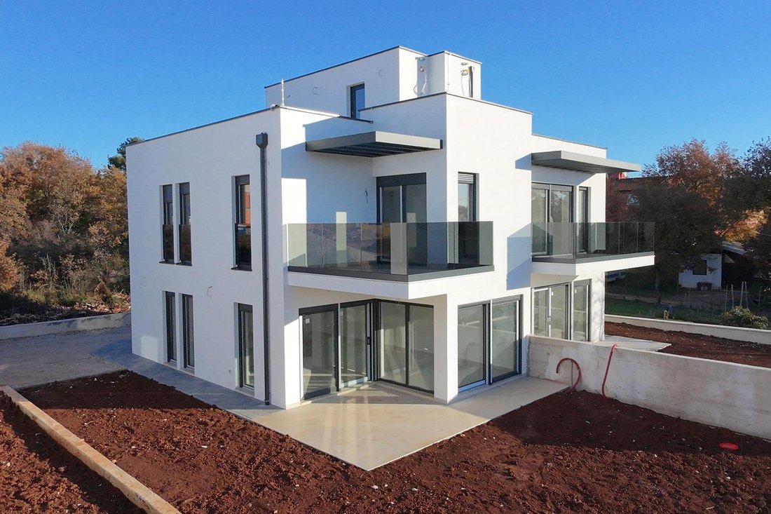 Villa in Brtonigla, Istria County, Croatia 1 - 14968760
