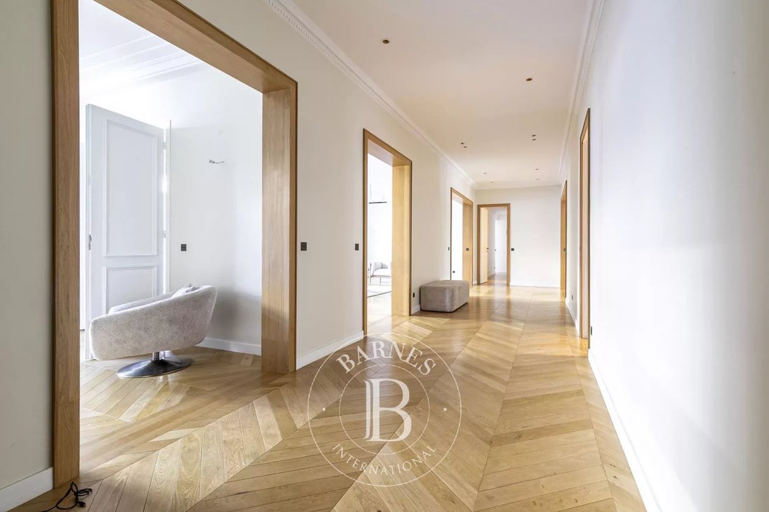 Apartment in Gros Caillou, Paris 7e Arrondissement, Paris 2 - 14980657
