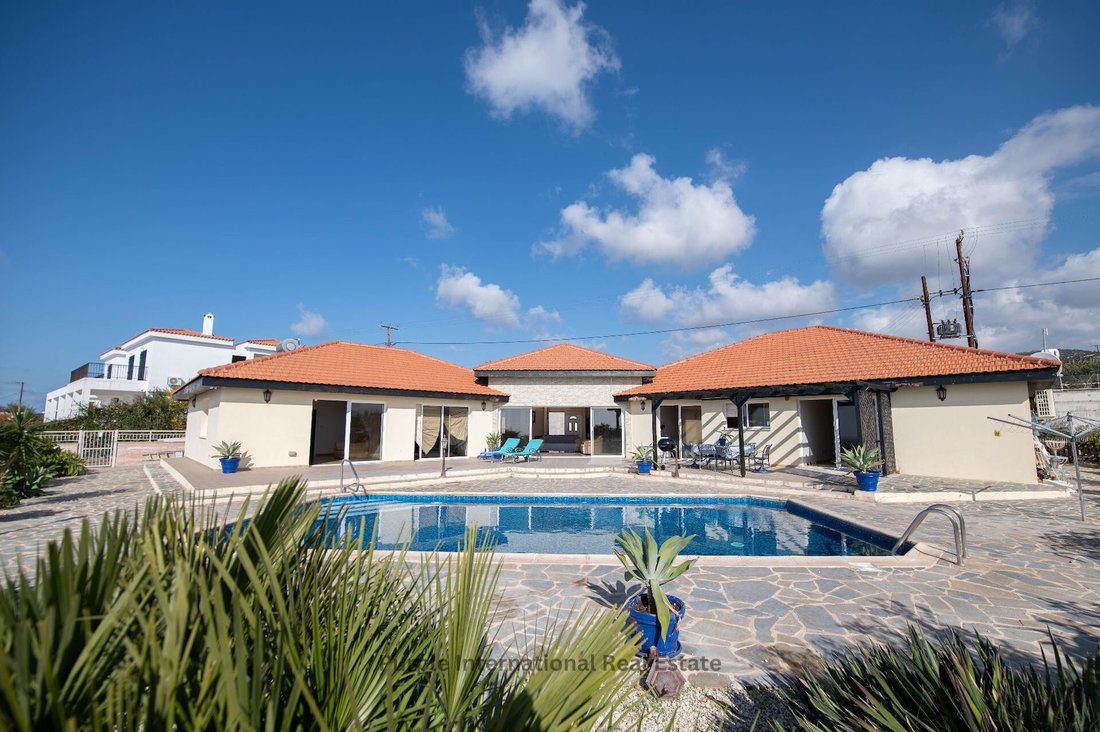 Bungalow in Peyia, Paphos, Cyprus 2 - 14981581