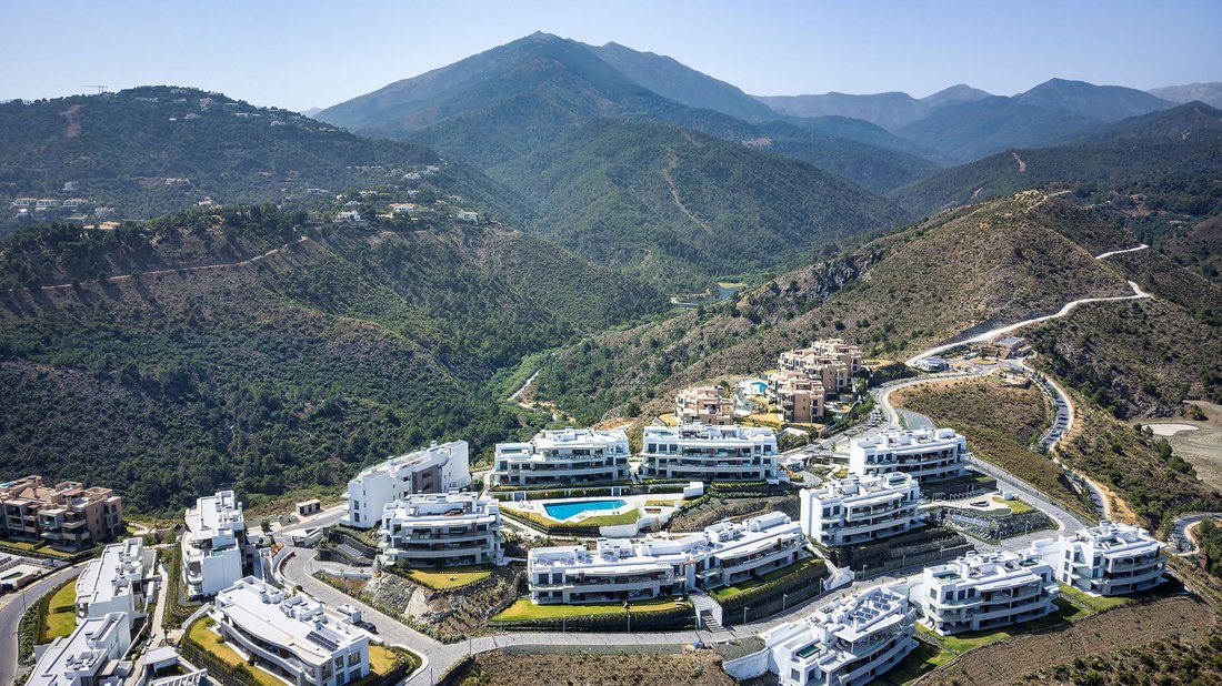 Apartment in El Madroñal, Benahavis, Spain 4 - 14982418
