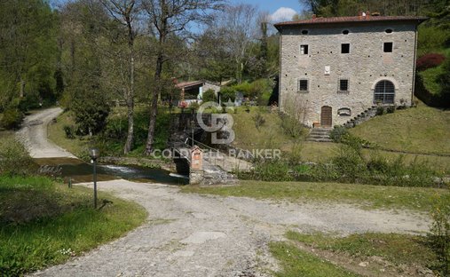 Country House in Borgo San Lorenzo, Tuscany, Italy 1