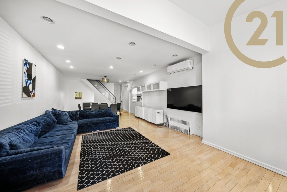 House in New York, New York, United States 4 - 14982677
