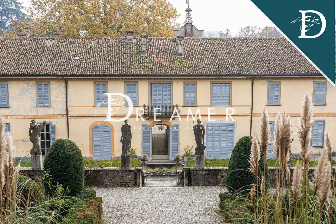 Villa in Olgiate Molgora, Lombardy, Italy 4 - 14984496