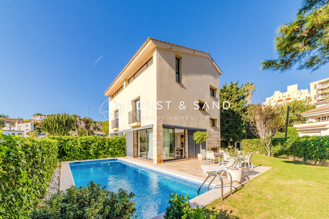 Villa in Sant Pere de Ribes, Catalonia, Spain 1 - 14982545