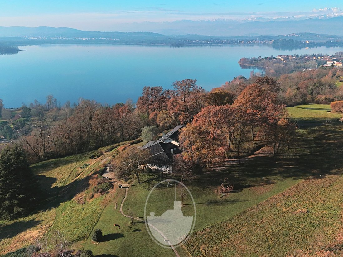 Villa in Lombardy, Italy 2 - 14982608