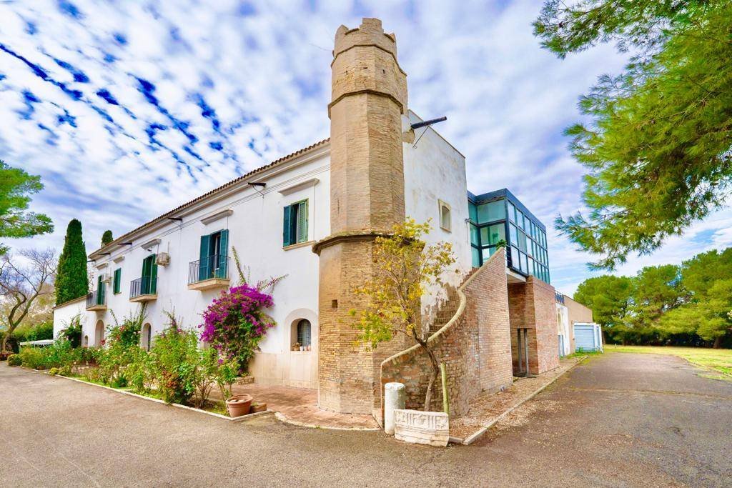 Villa in Lucera, Apulia, Italy 1 - 14984507
