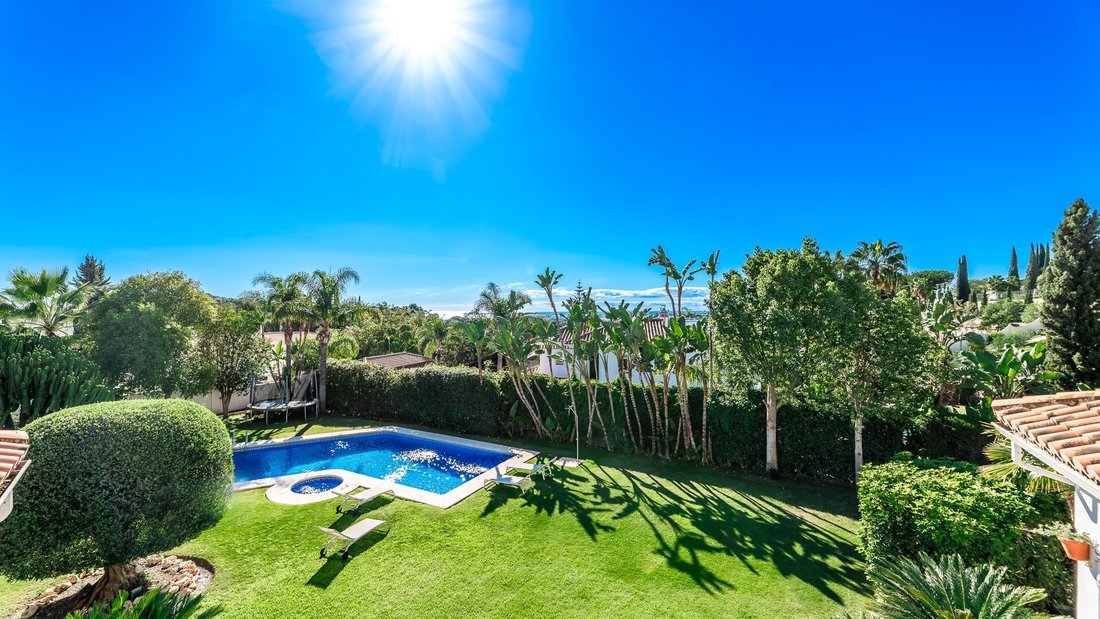 Villa in El Paraíso, Benahavis, Spain 3 - 14983040