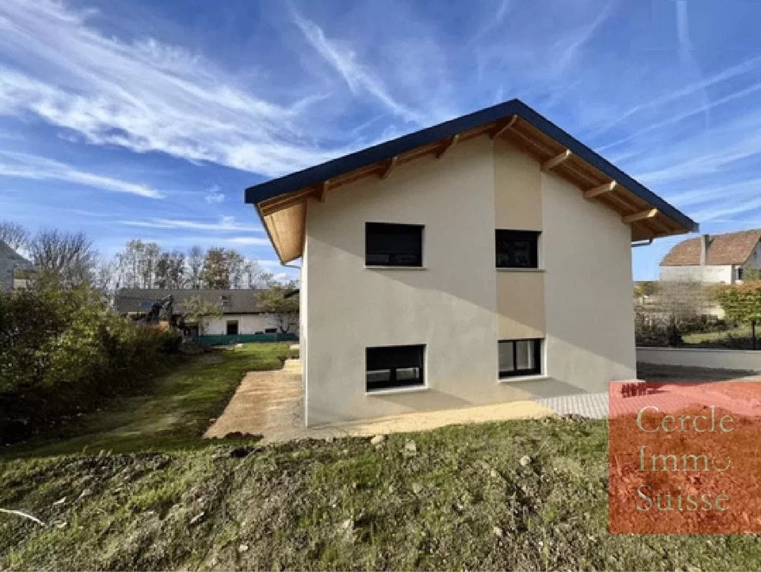 Villa in Saint-Cergues, Auvergne-Rhône-Alpes, France 1 - 14982908