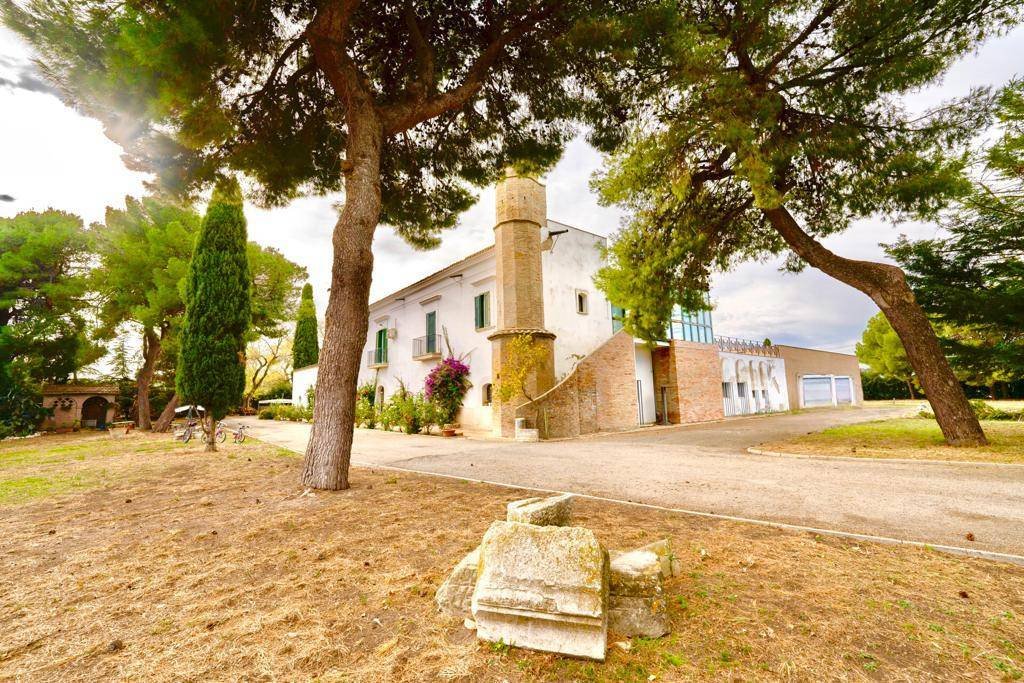 Villa in Lucera, Apulia, Italy 3 - 14984507