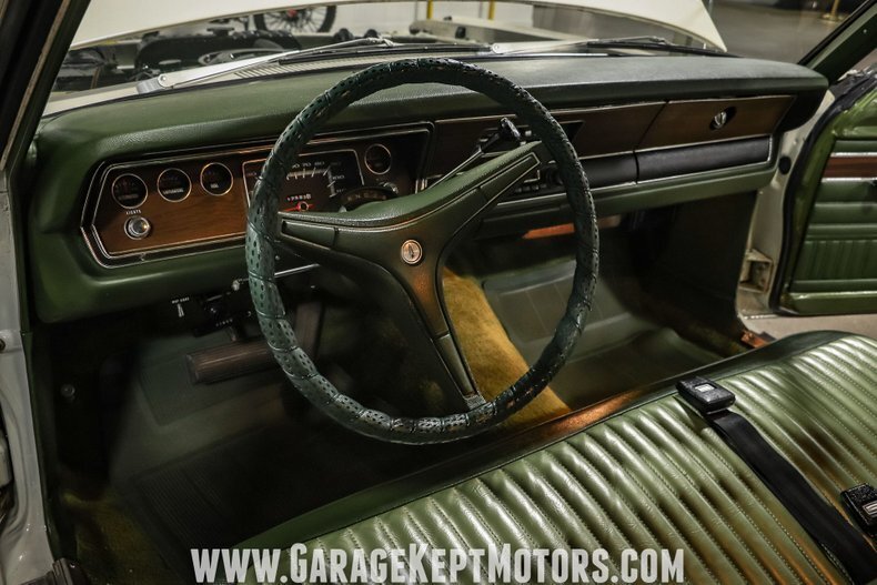 Coupe in Grand Rapids, United States 5 - 14983263