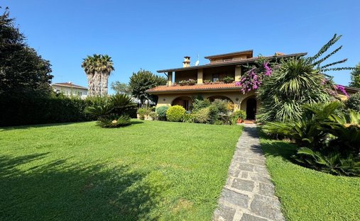Villa a Vittoria Apuana, Forte dei Marmi, Toscana 1