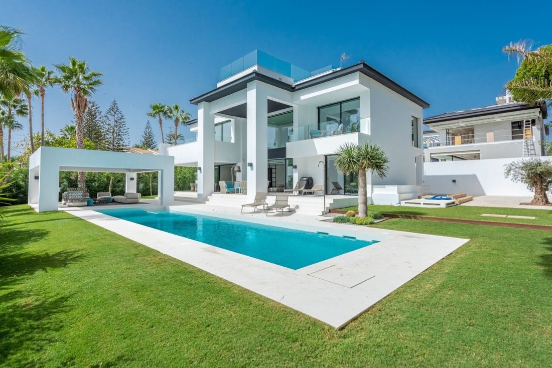Villa in Puerto Banus, Marbella, Spain 1 - 14988400