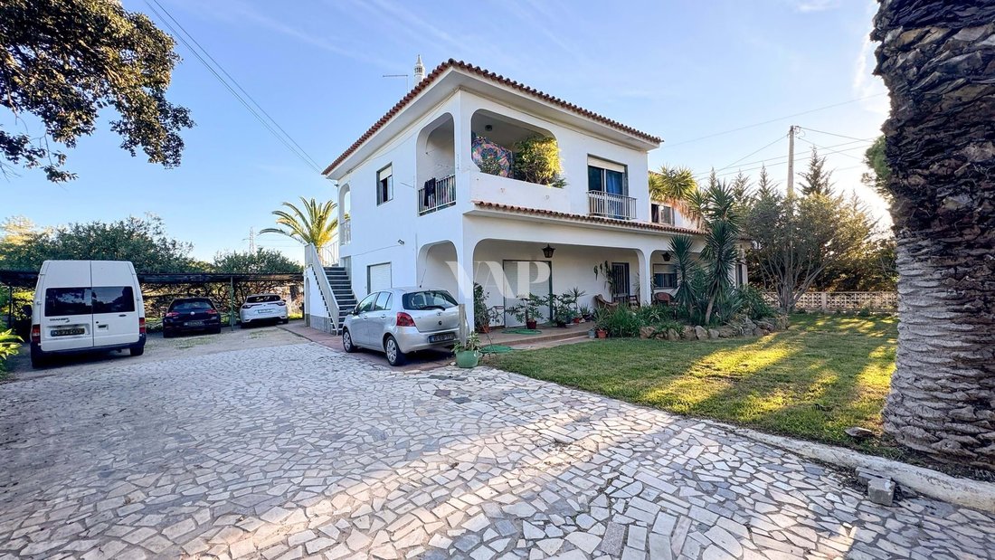 Villa in Quarteira, Algarve, Portugal 1 - 14986149