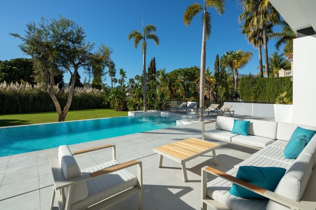 Villa in Marbella, Andalusia, Spain 5 - 14988453