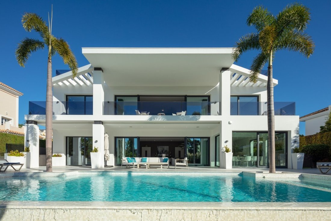 Villa in Marbella, Andalusia, Spain 1 - 14988453