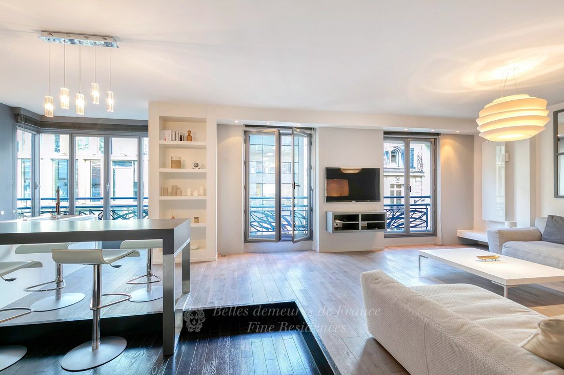 Apartment in Triangle d'Or, Paris 8e Arrondissement, Paris 5 - 14986771