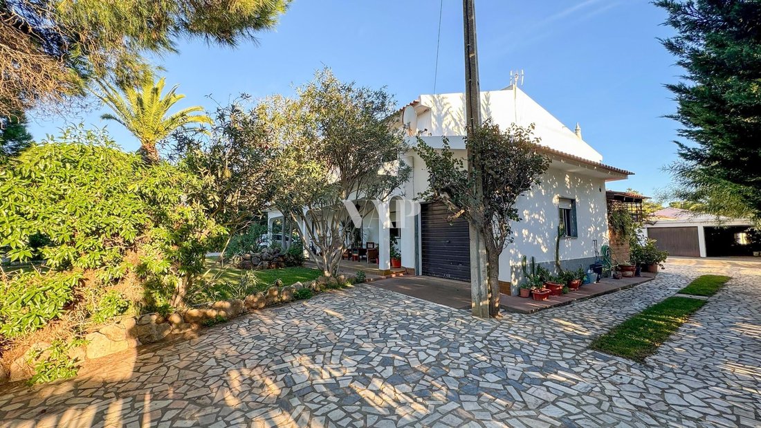 Villa in Quarteira, Algarve, Portugal 2 - 14986149