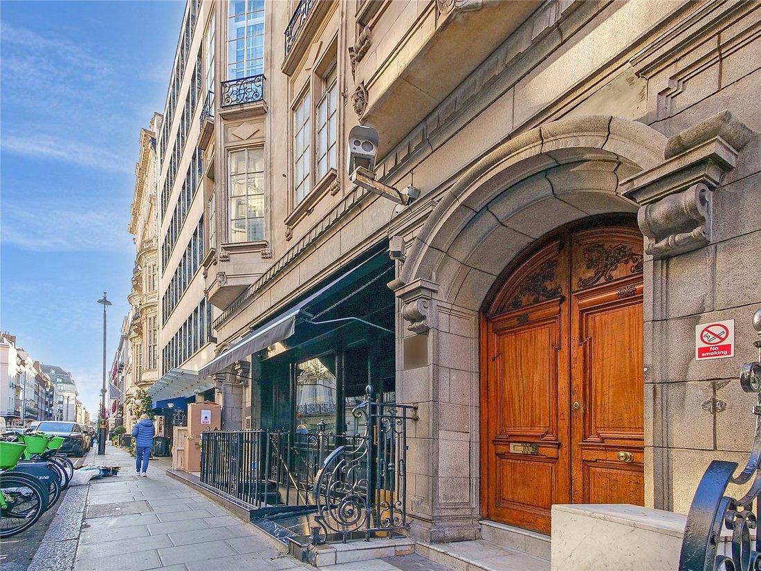Apartment in Mayfair, Westminster, England 1 - 14986491