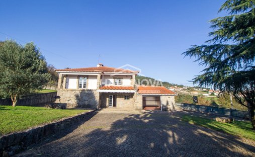 Villa in Oliveira Santa Maria, Braga, Portugal 1