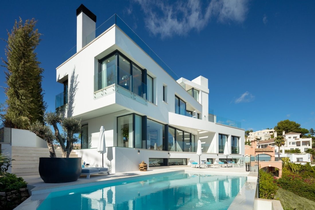 Villa in Benahavis, Andalusia, Spain 1 - 14988445