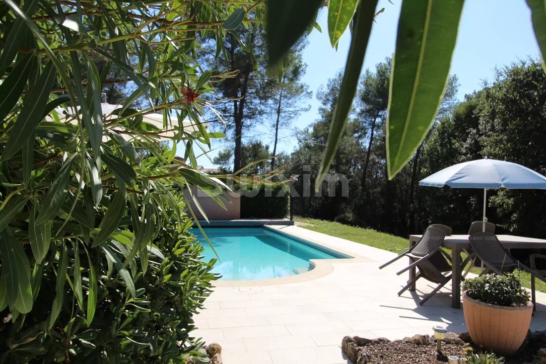 House in Bagnols-en-Forêt, Provence-Alpes-Côte d'Azur, France 3 - 14043462