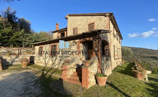 Casa de Campo en Passignano sul Trasimeno, Umbría, Italia 1