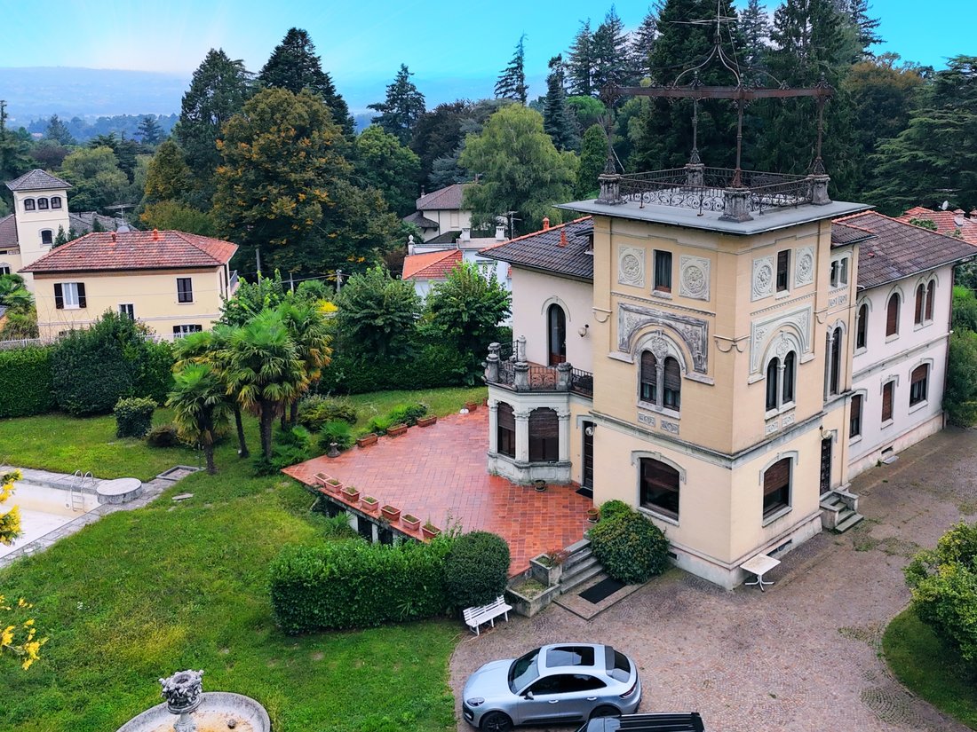 Villa in Varese, Lombardy, Italy 3 - 14990994