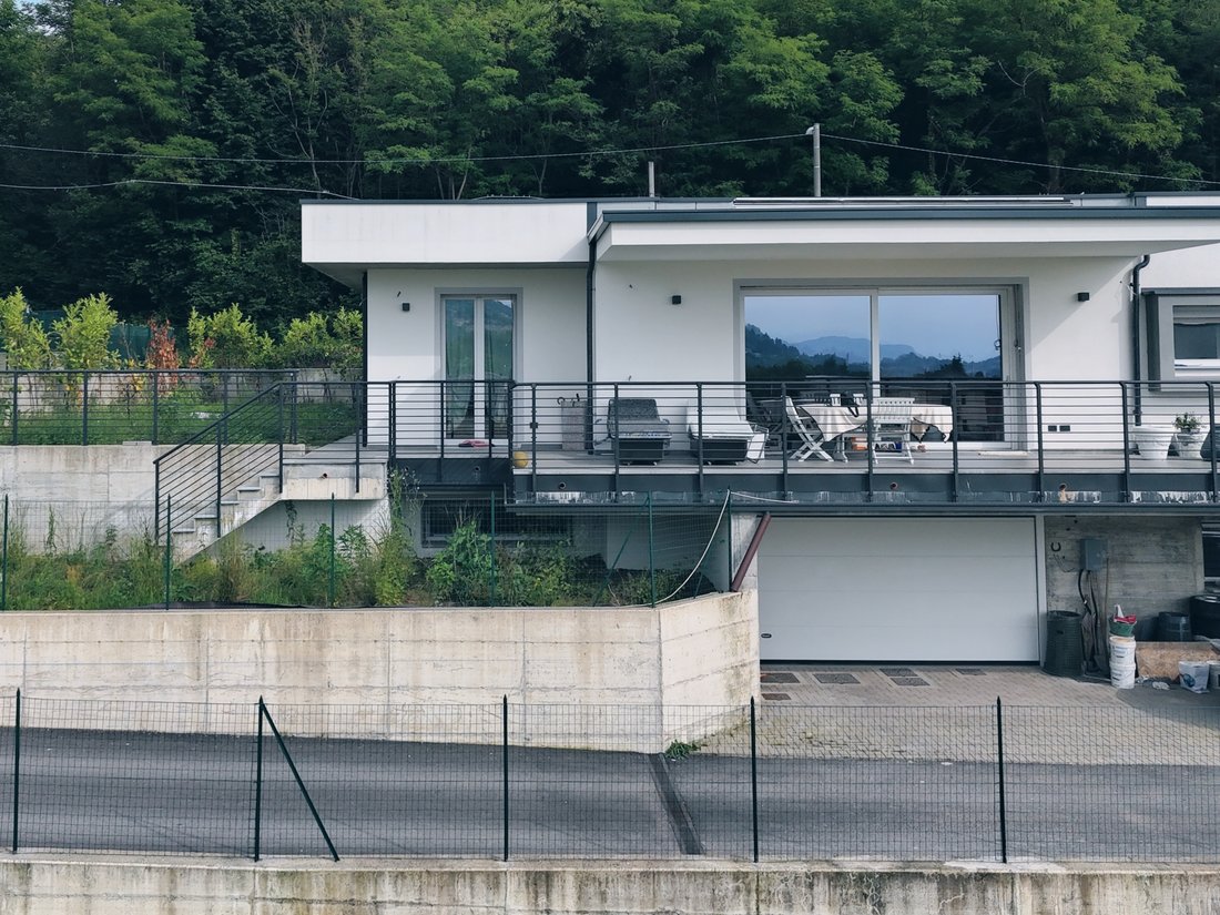 Villa in Gavirate, Lombardy, Italy 2 - 14990996