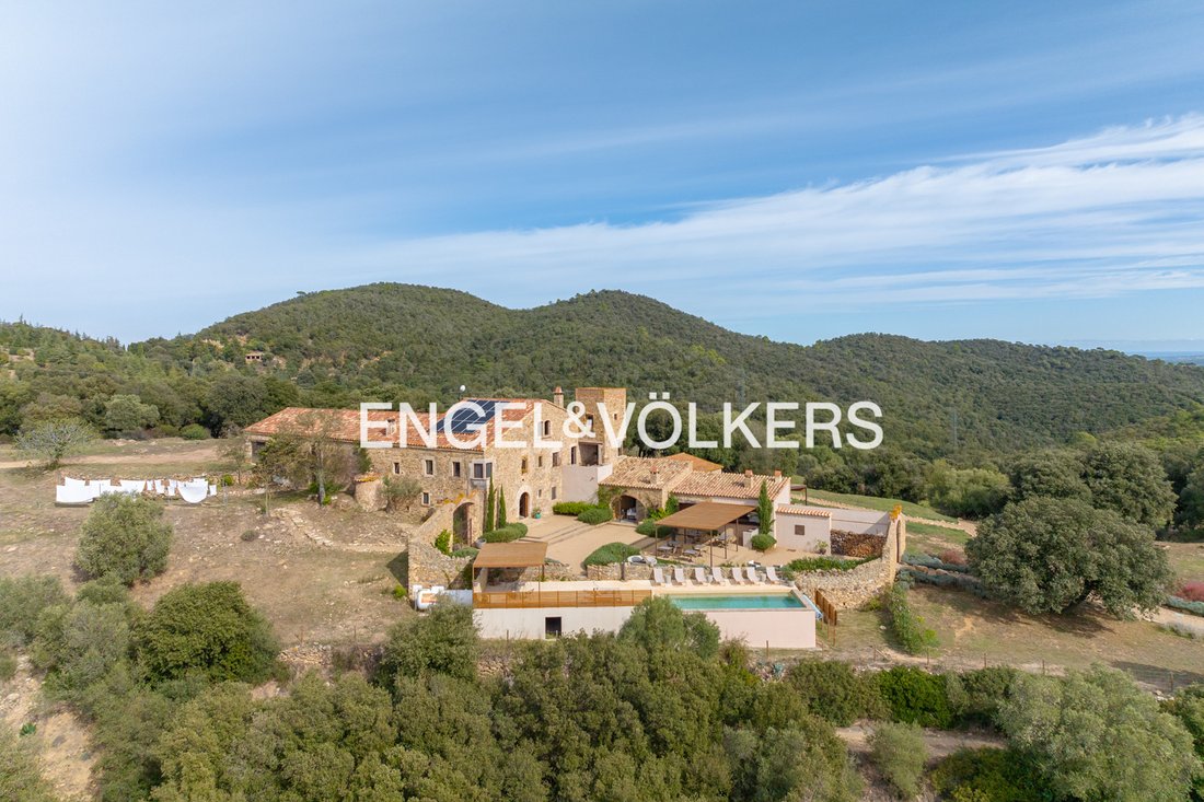 Country House in Quart, Catalonia, Spain 4 - 14990847