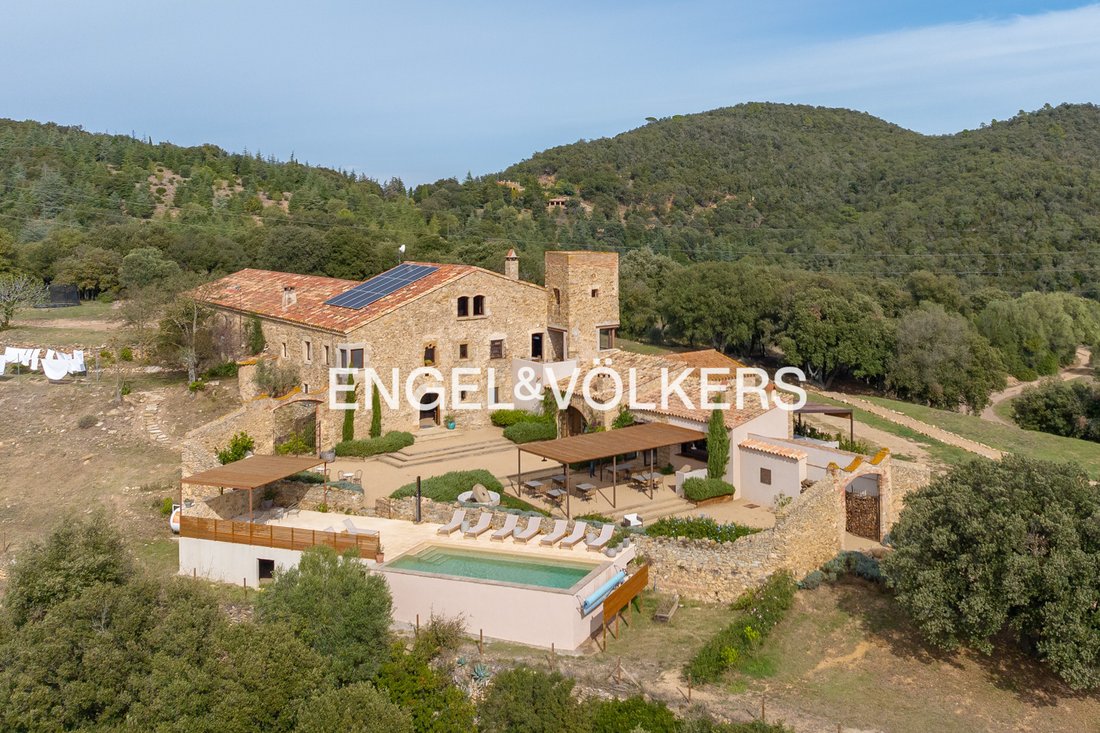 Country House in Quart, Catalonia, Spain 5 - 14990847