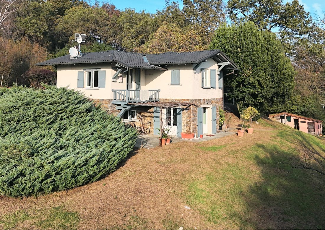 Landhaus in Varese, Lombardei, Italien 2 - 14990792