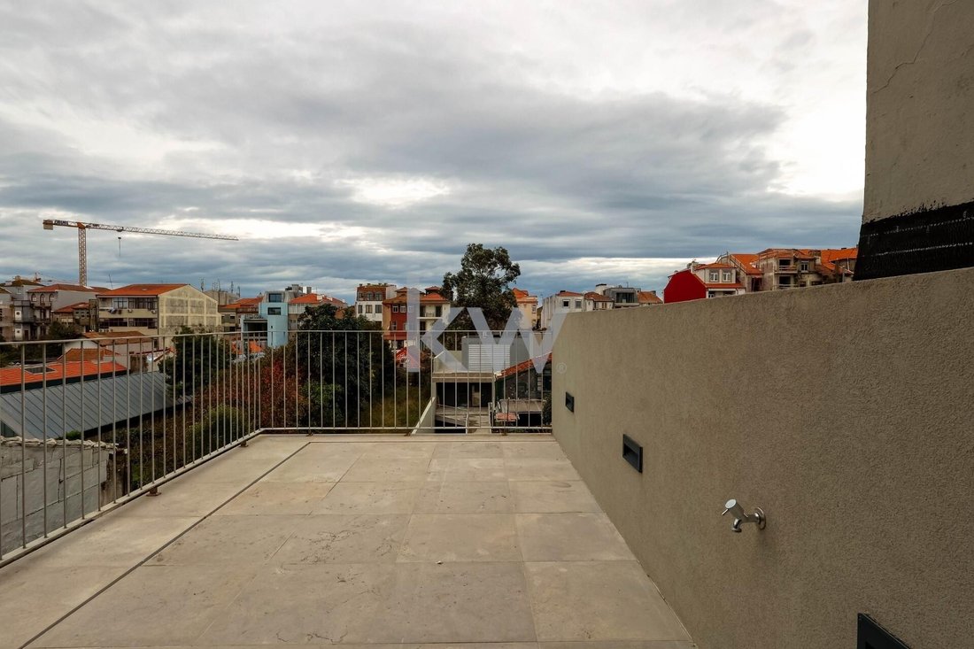 Apartment in Cedofeita, Santo Ildefonso, Se, Miragaia, Sao Nicolau e Vitoria, Porto District, Portugal 5 - 14991603