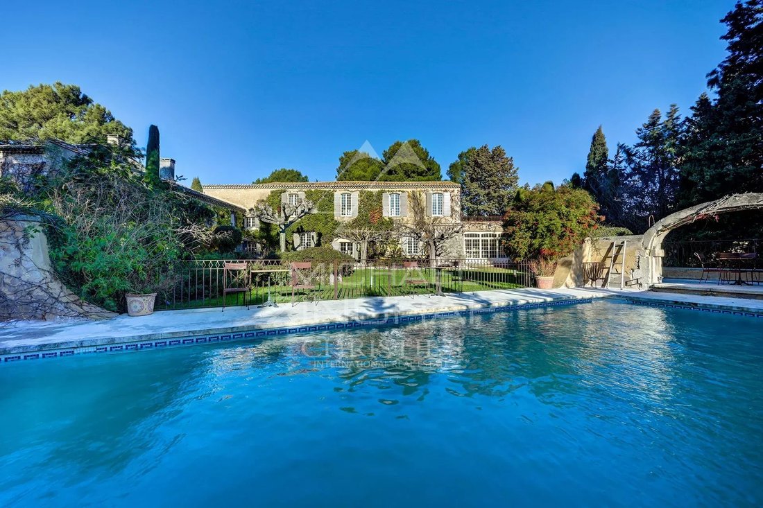 Estate in Maussane-les-Alpilles, Provence-Alpes-Côte d'Azur, France 3 - 14864472