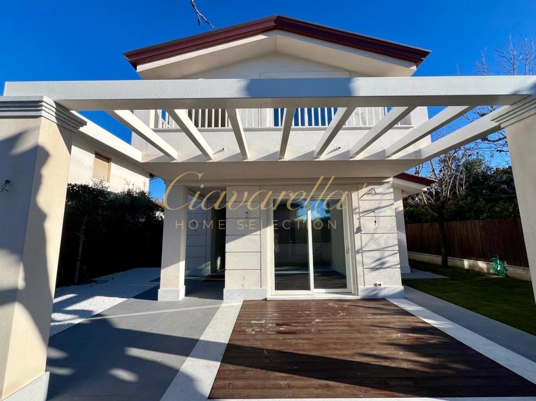 Villa in Center, Forte dei Marmi, Tuscany 2 - 14900094