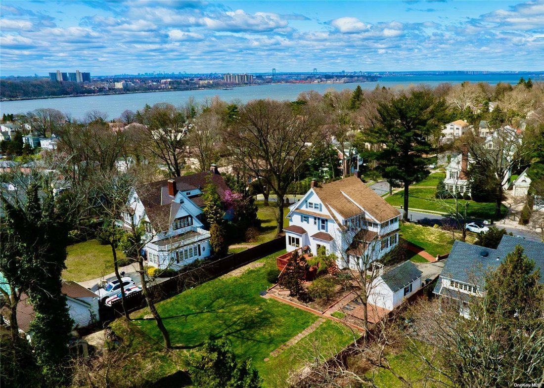 House in New York, New York, United States 1 - 14987388