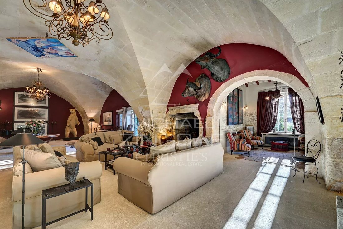 Estate in Maussane-les-Alpilles, Provence-Alpes-Côte d'Azur, France 5 - 14864472