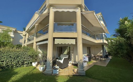 Apartamento en Ponteil, Antibes, Francia 1