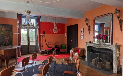 Castle for Sale in Veauce, Auvergne-Rhône-Alpes, France