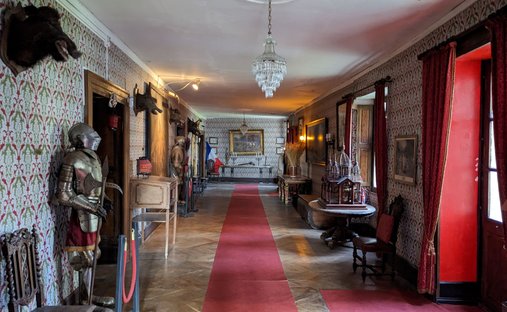 Castle for Sale in Veauce, Auvergne-Rhône-Alpes, France