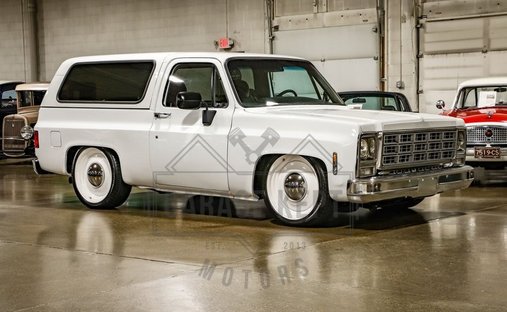 Slammed Squarebody in Grand rapids, United States 1