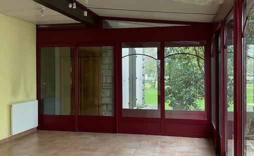 Castle for Sale in Saint-Loubès, Nouvelle-Aquitaine, France