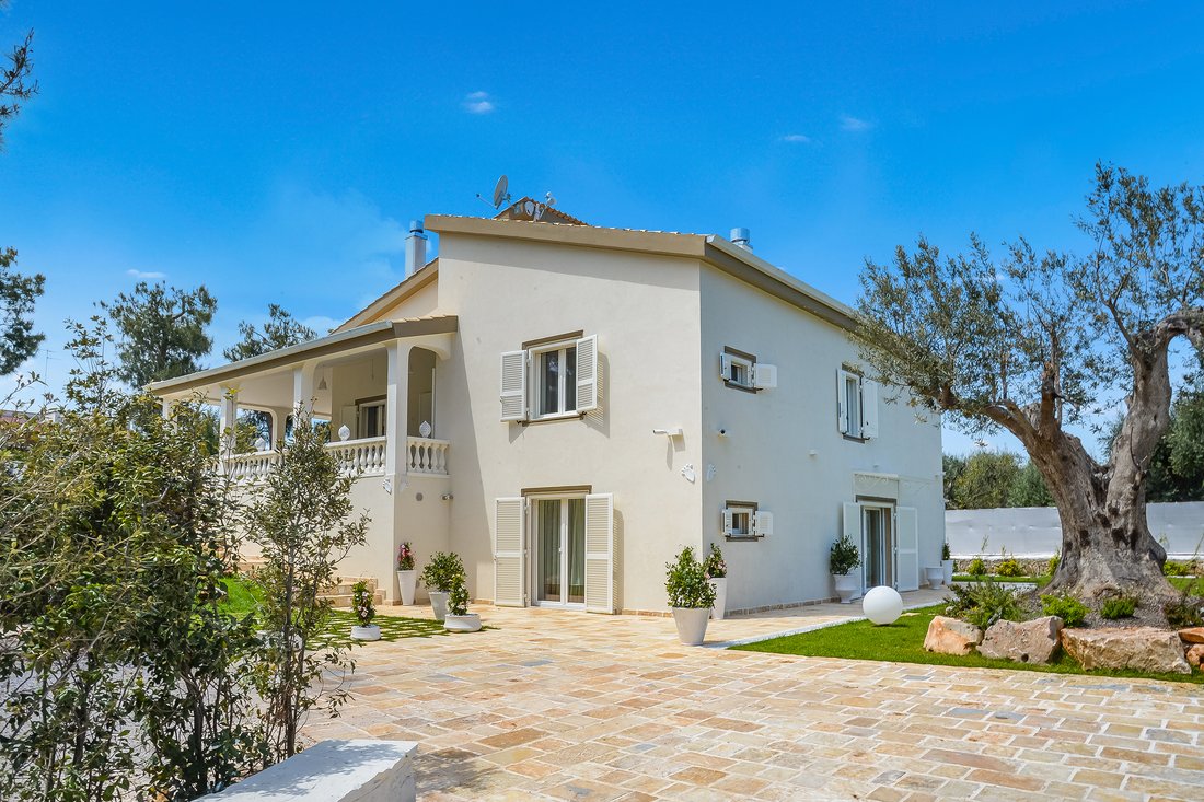 Villa en Apulia, Italia 1 - 14994520