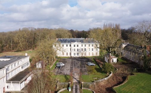 Castle in Domaine d'Armainvilliers, Ozoir-la-Ferriere, France 1
