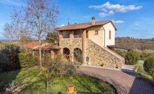 Country House in Foiano della Chiana, Tuscany, Italy 1